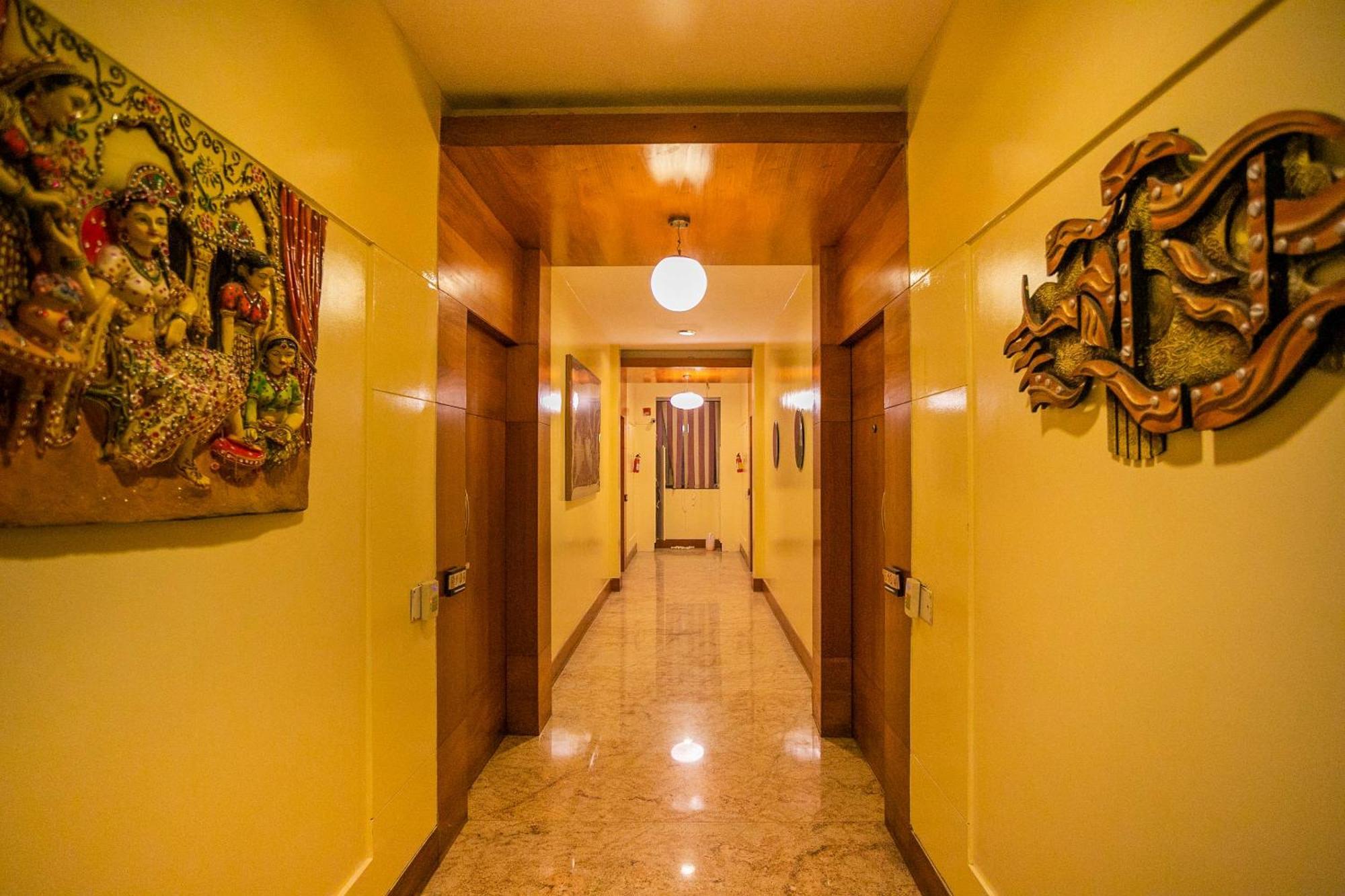 Capital O 3246 The Bouvice Hotel Bangalore Exterior foto