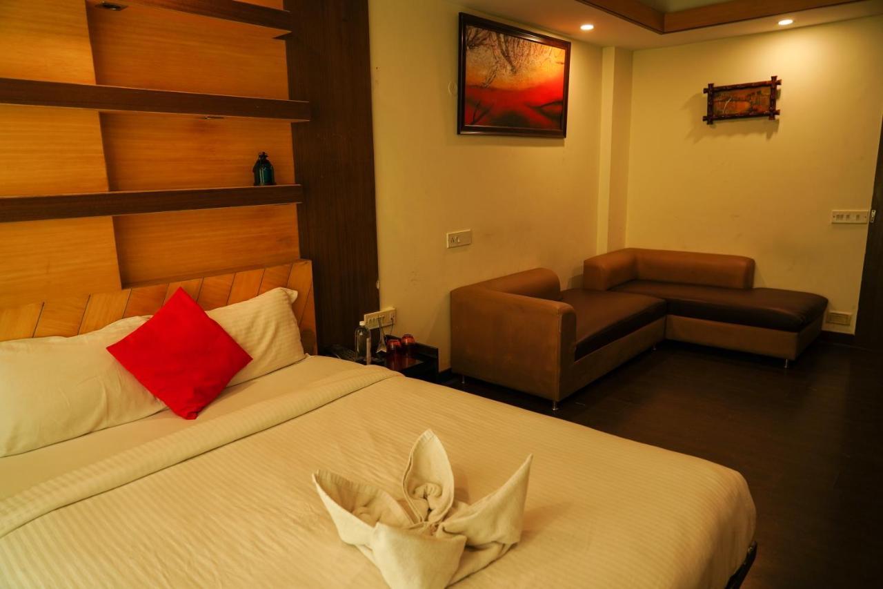Capital O 3246 The Bouvice Hotel Bangalore Exterior foto